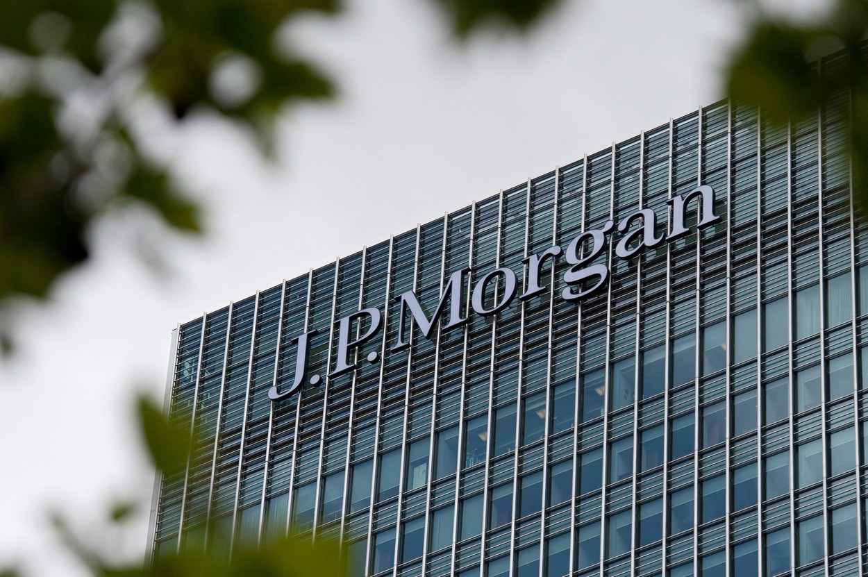 Citatul săptămânii: Nora Szentivanyi, JP Morgan: Slăbirea cererii globale în urma puterii de cumpărare reduse conduce acum la scăderea inflației prin două canale principale