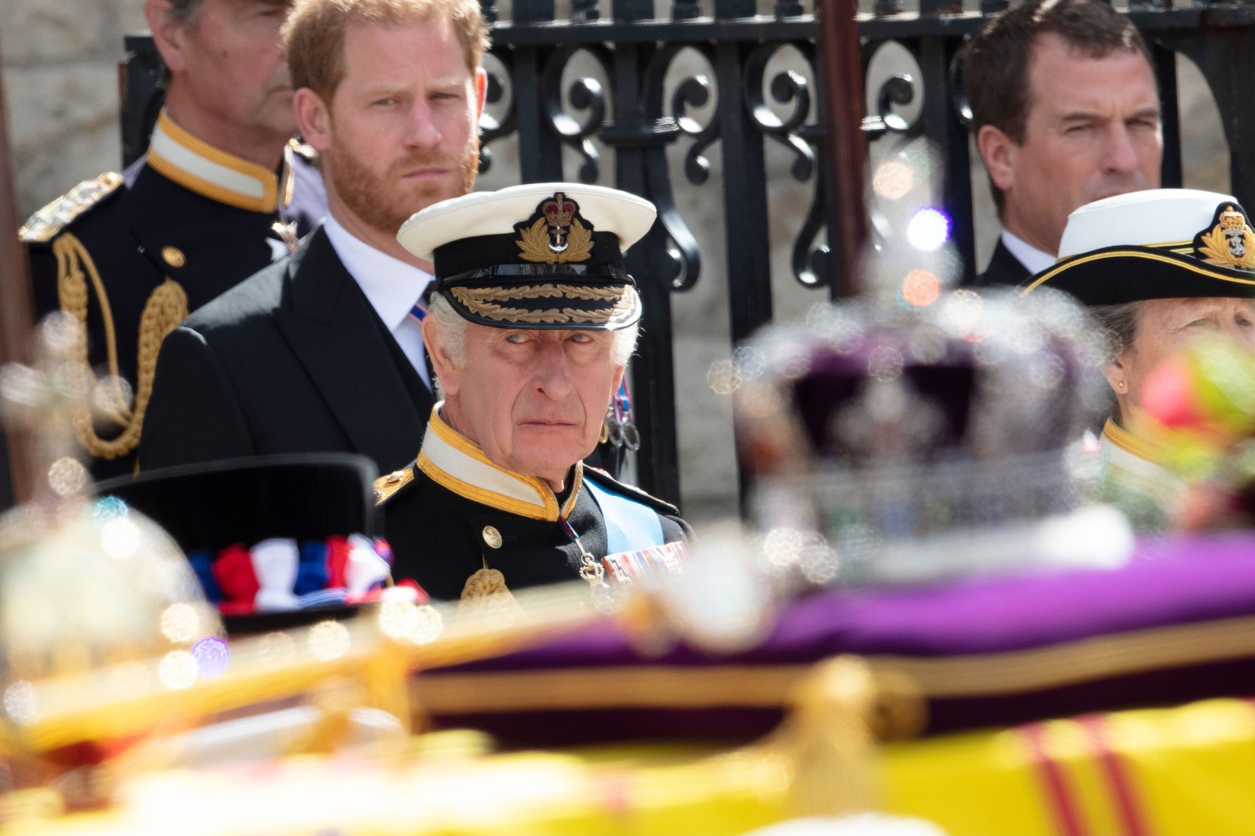 Un rege de miliarde: Cum arată averea colosală moștenită de Charles al III-lea după moartea reginei Elizabeta. Castelele, operele de artă, bijuteriile, o fermă de cai și un portofoliu de 42 de miliarde de dolari sunt doar vârful de iceberg