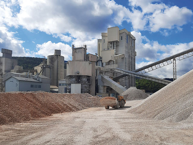 Se anunță o nouă rundă de scumpiri în România. Care sunt produsele pentru care prețurile se pot mări chiar și cu 150%