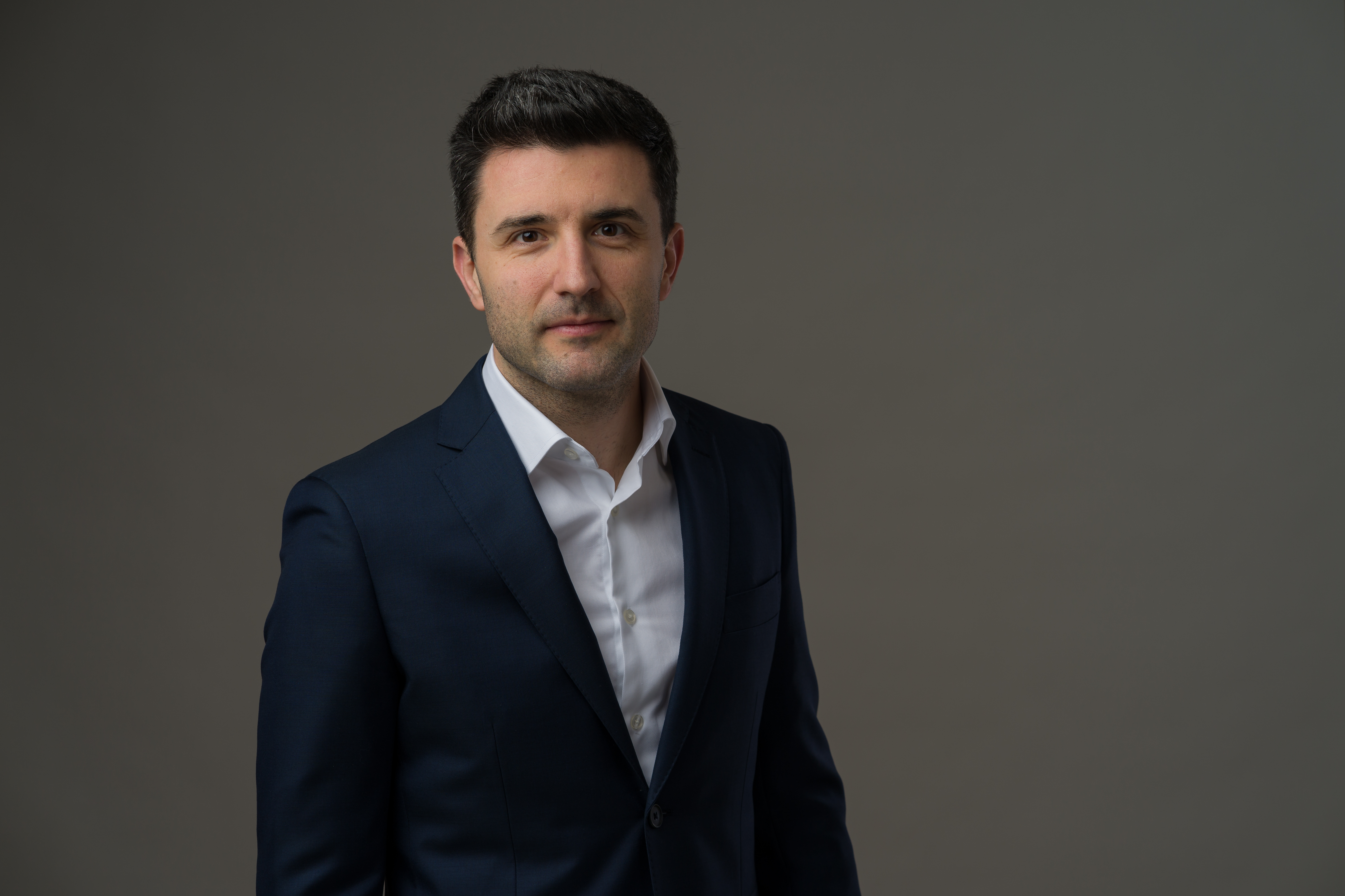 Creșteri de aproape 40% pentru unul dintre cei mai importanți jucători din piața de amanet. Ce obiecte amanetează românii și ce evoluție anuală are piața de profil