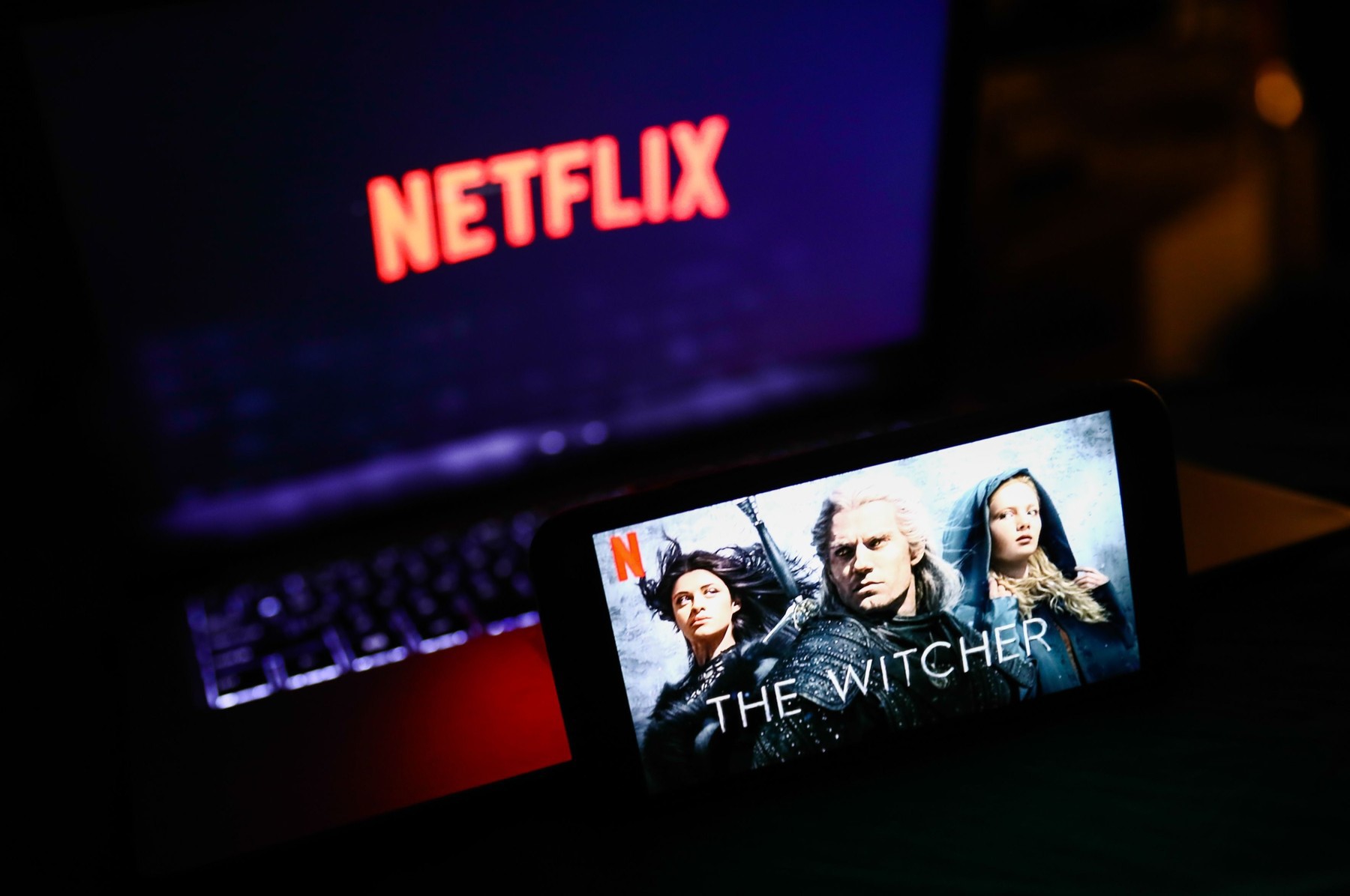 Șoc la Netflix: Henry Cavill nu va mai juca în „The Witcher”