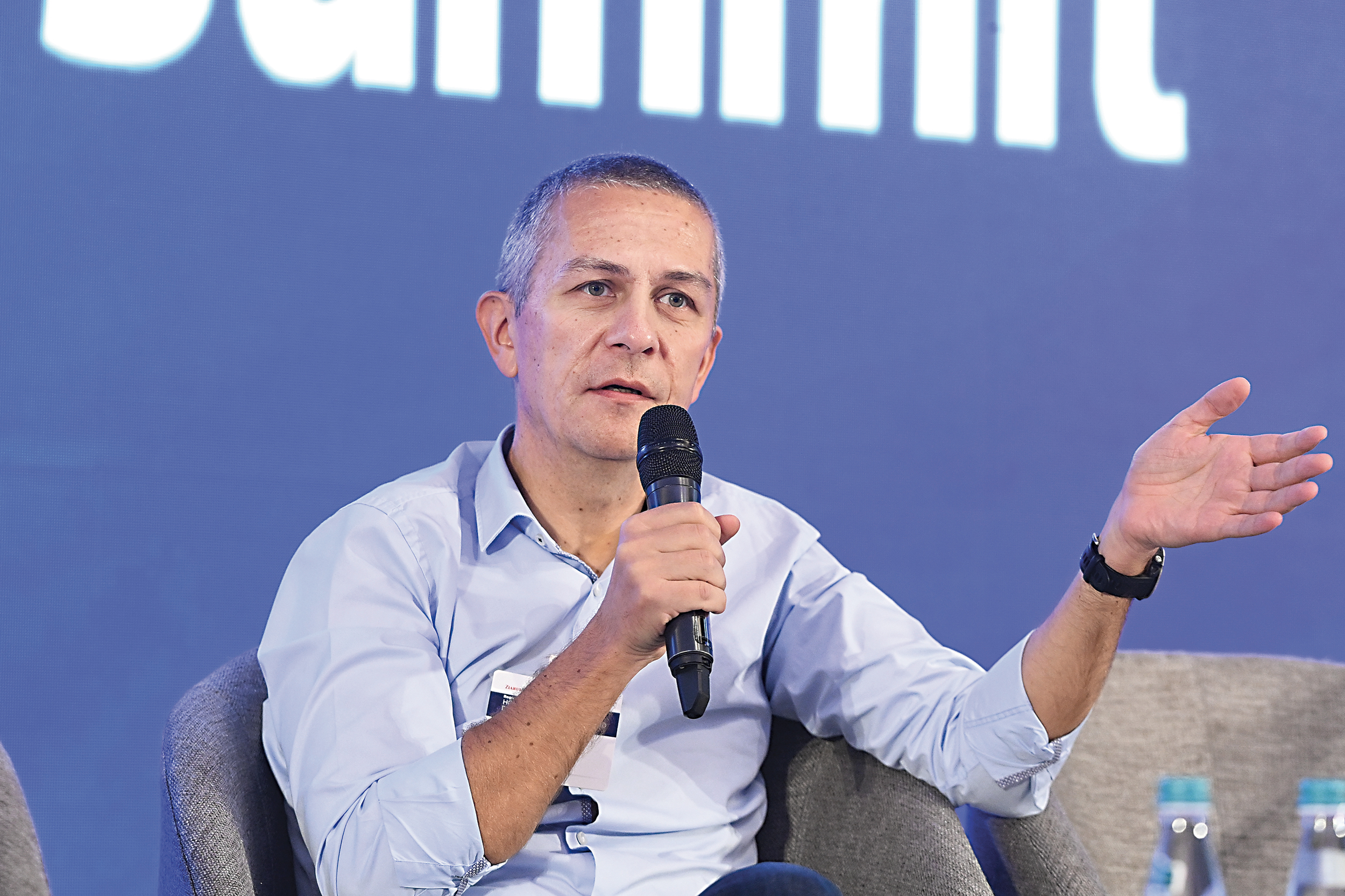 Iulian Stanciu, unul dintre oamenii care au construit una dintre cele mai mari afaceri din România, a vorbit despre cât de greu i-a fost să iasă cu afacerea din țară și despre cât de benefic a fost acest lucru pentru business