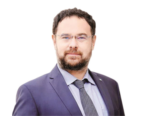 Analiștii financiari CFA prognozează că inflația va atinge o valoare medie de 10,56% în 12 luni, cursul va fi de 5,06 lei pentru un euro, iar indicele ROBOR la 3 luni se va situa la 8,39%