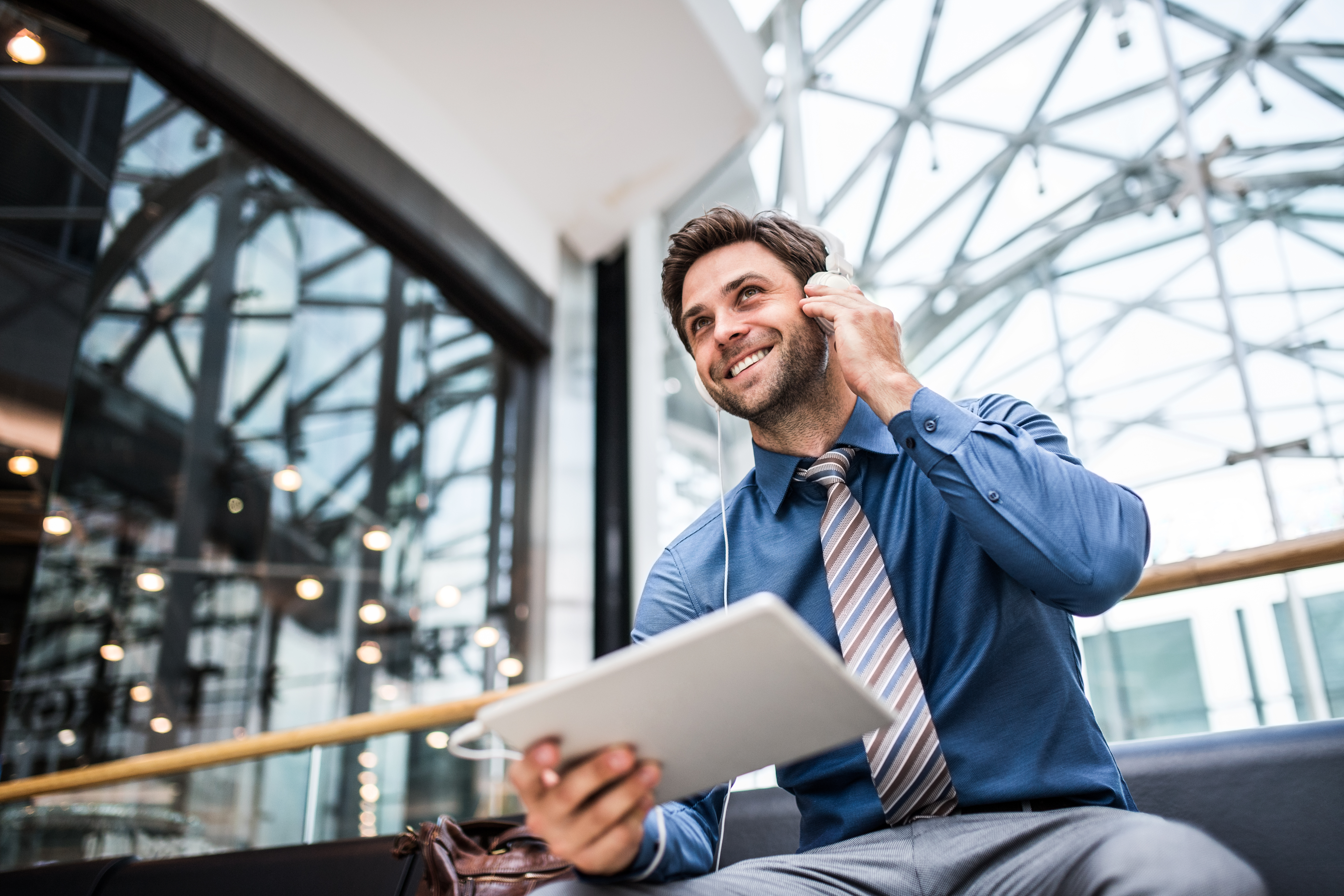 (P) KYC și CUSTOMER ONBOARDING: CLIENTUL MERITĂ O EXPERIENȚĂ...TOP