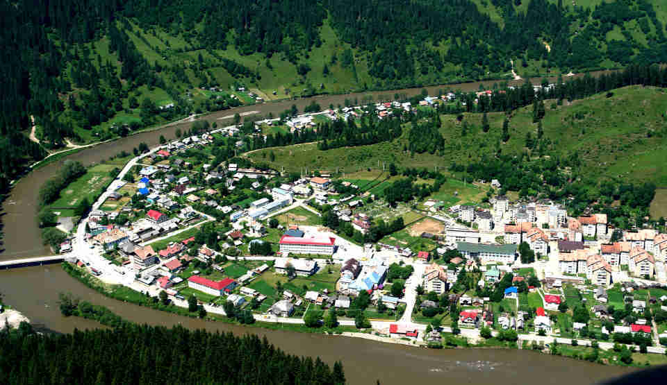 Cel mai MARE oraș din România are mai puțin de 6.000 de locuitori dar o suprafață mai mare decât București, Cluj și Timișoara la un loc