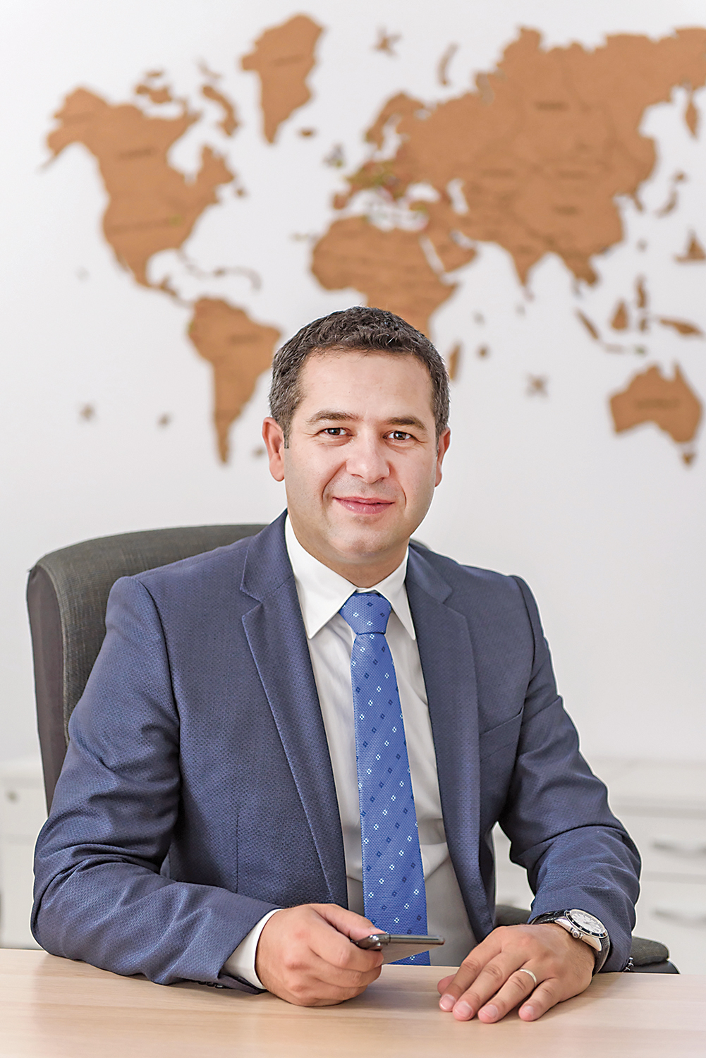 Petrișor Grindeanu, Lasselsberger Ceramics România: „Termenii cu care mi-aș defini cariera sunt unitate și diversitate. Unitate, prin prisma domeniului în care am activat, și diversitate, prin prisma experienței multiculturale la care am fost supus”