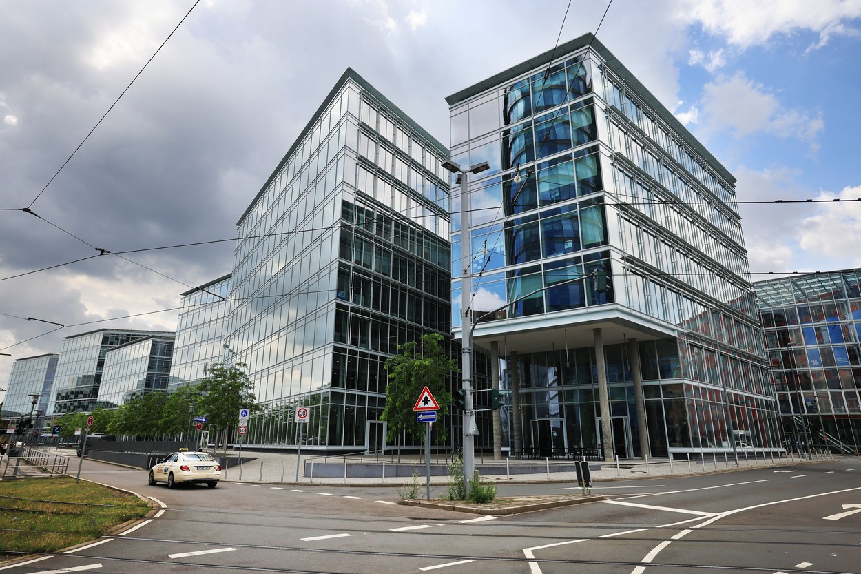 O multinațională gigant din Germania se clatină: Cel mai mare cumpărător de gaze din țară, este lovit de o „hemoragie” de 40 de miliarde de euro după ce Rusia a decis închiderea robinetului de gaz. Compania intră în istorie cu cea mai severă pierdere din istoria corporațiilor germane