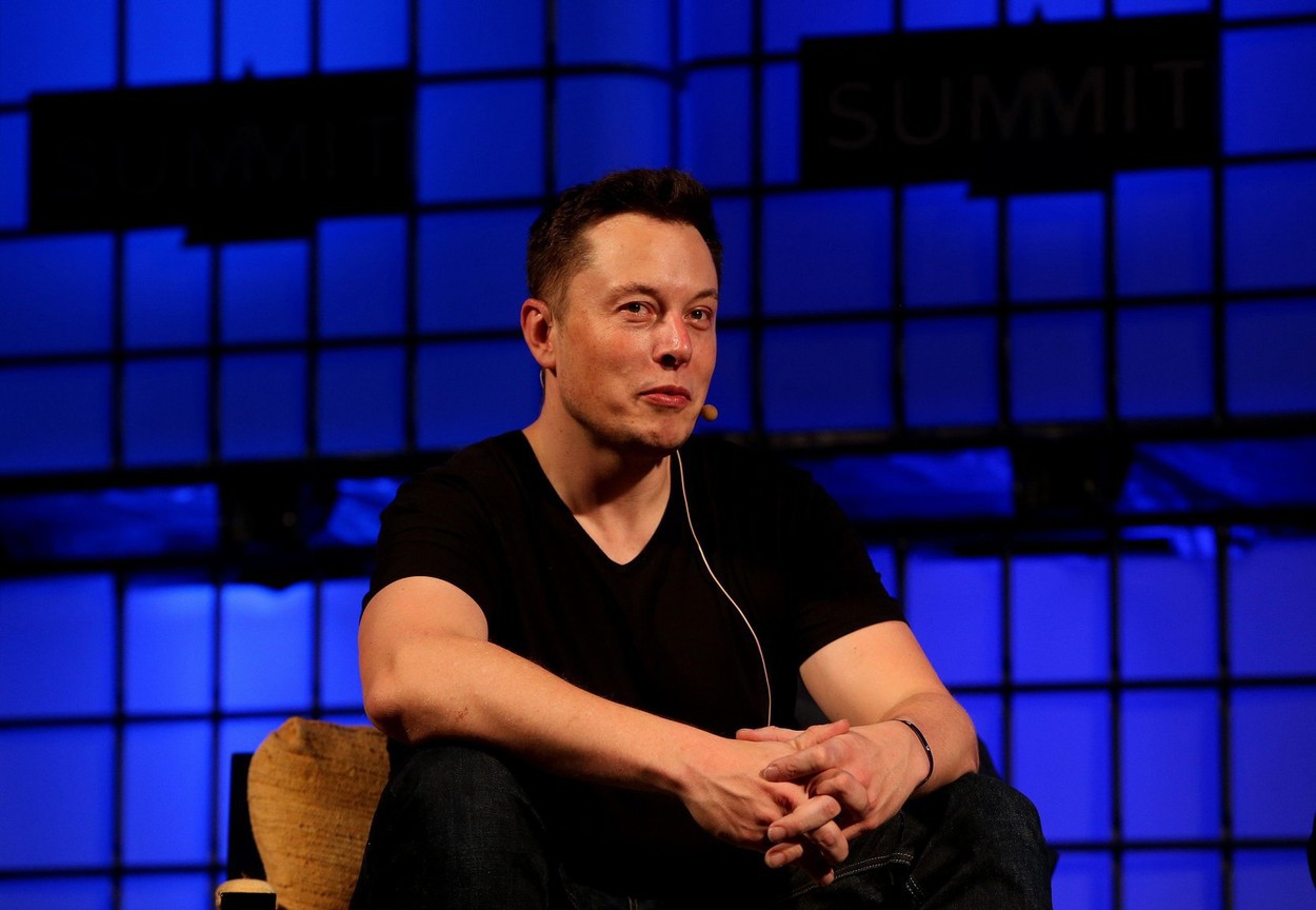Elon Musk testează personalul Twitter la maxim: Angajații au fost sfătuiți să lucreze 84 de ore pe săptămână, iar managerii au dormit la birouri în weekend, în timp ce se străduiesc să respecte termenele stricte impuse de celebrul miliardar