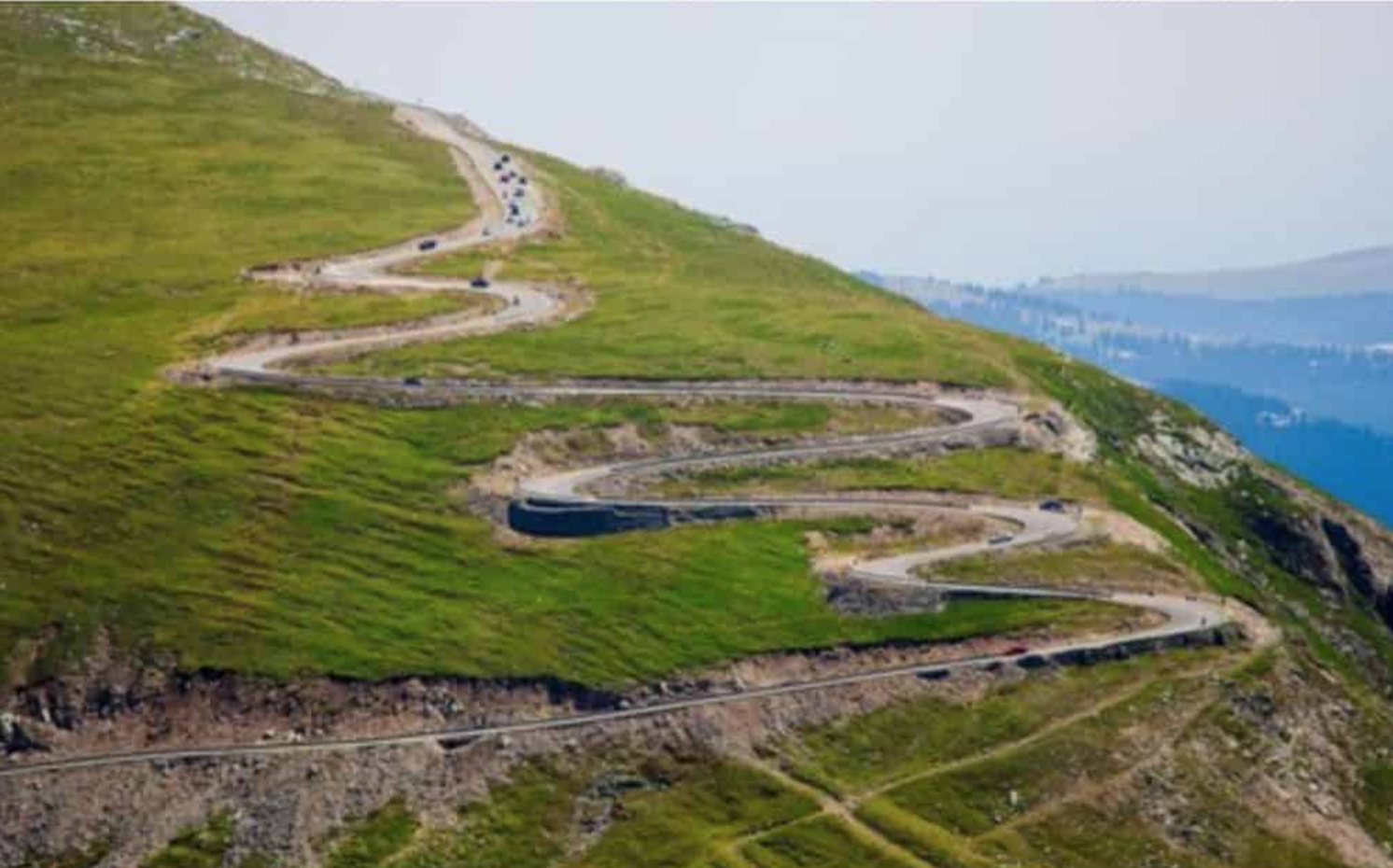 Noua „Transalpina”  din țara noastră. Un nou drum superb din România a fost reabilitat complet după mai mult de 40 de ani în care a fost un dezastru