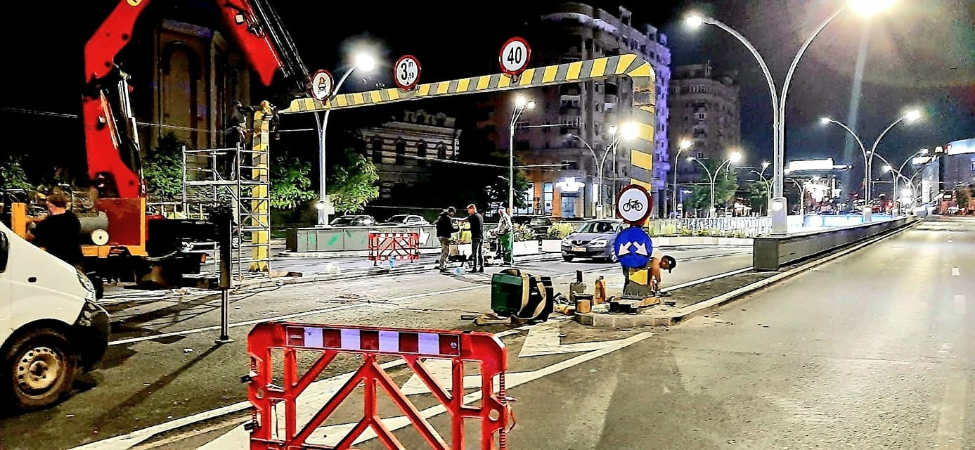 Misterul accidentelor pe bandă din Pasajul Unirii: Motivul pentru care nu mai încap mașinile în pasaj după modernizare, deși înainte treceau fără probleme. GALERIE FOTO