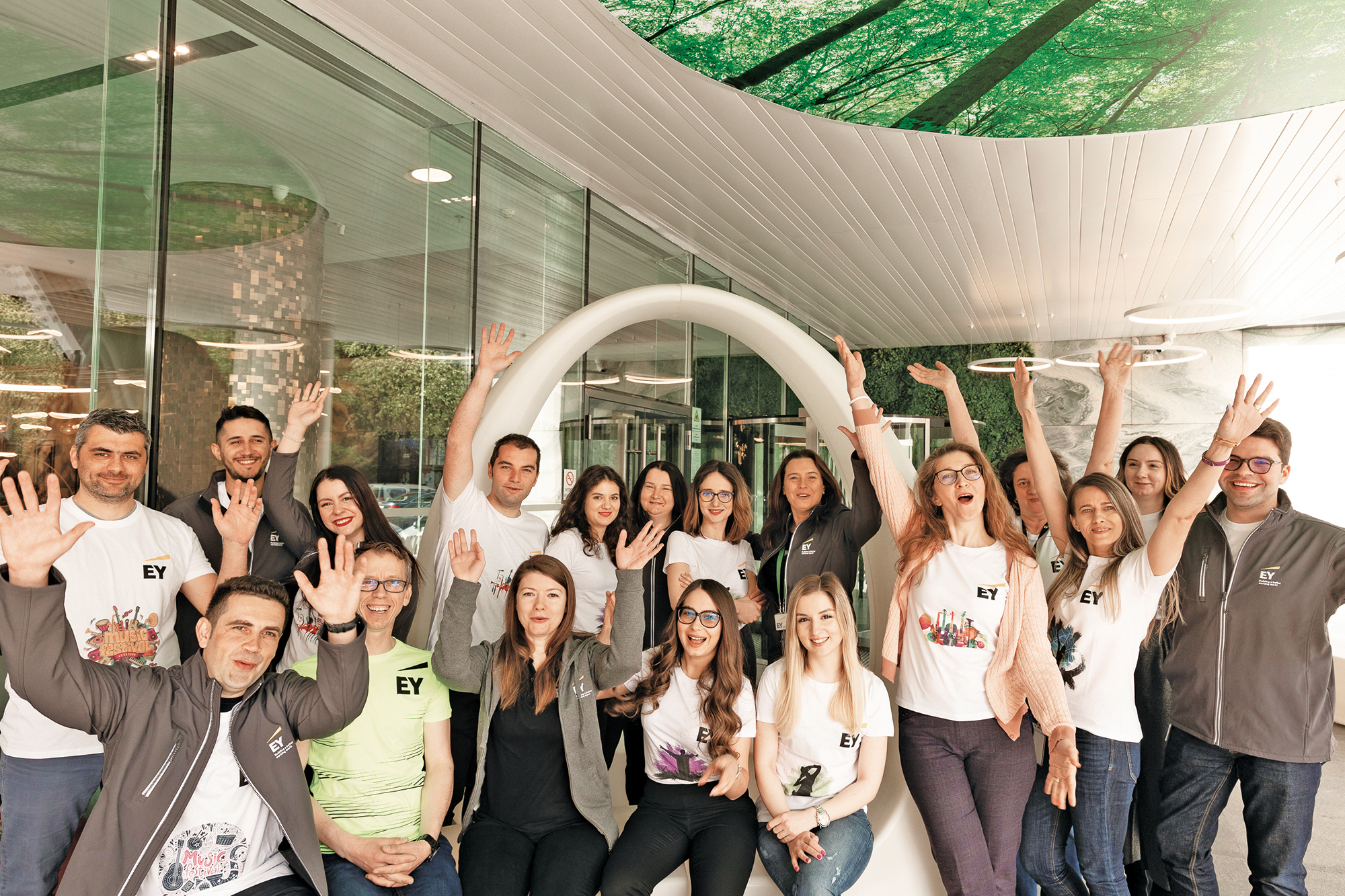 CSR 2022, anuarul Business Magazin dedicat responsabilității sociale. Cum vor companiile din România să schimbe societatea în bine?  EY 30 de fapte bune - EY România