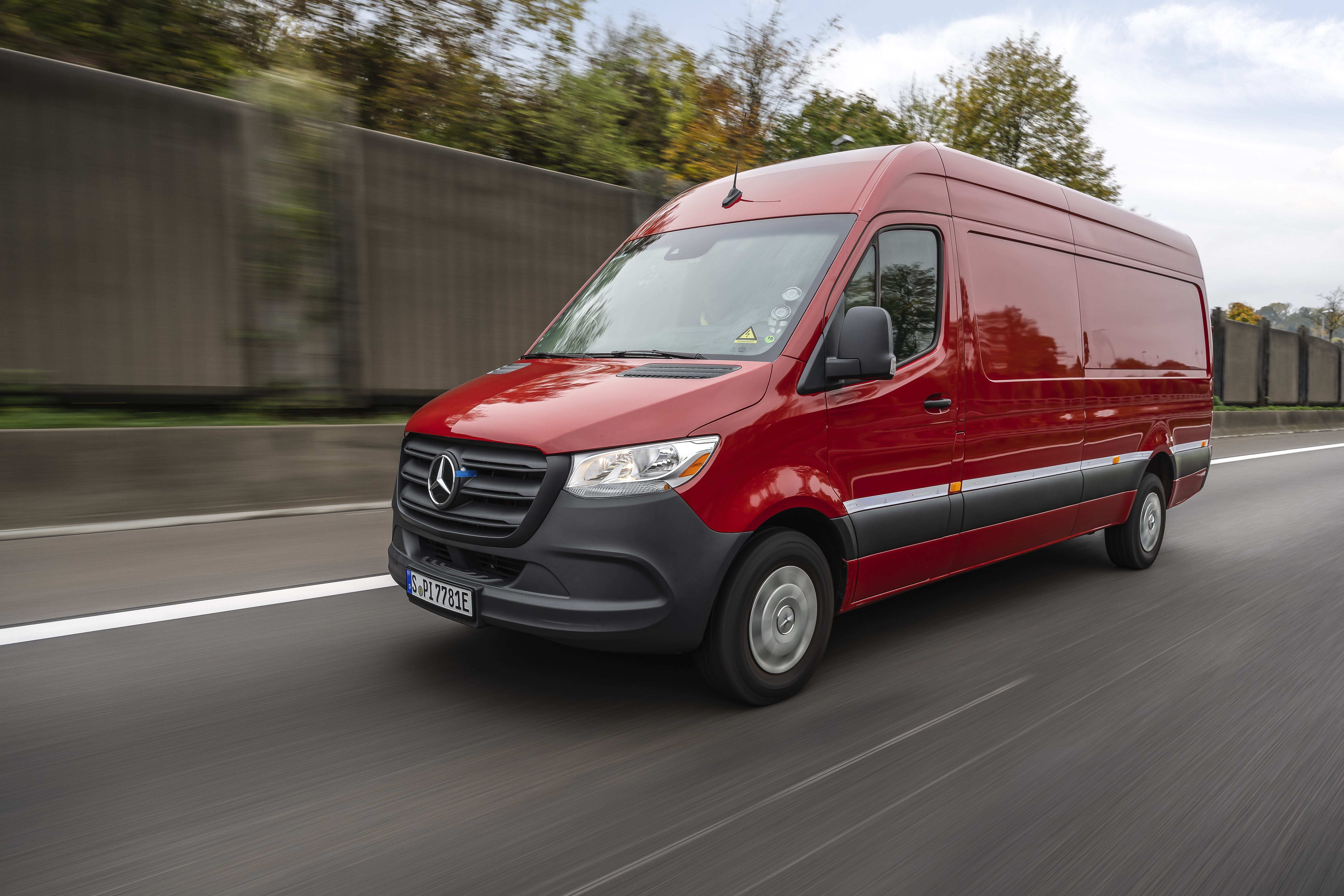 (P) Modelele Mercedes-Benz eVans – soluția perfectă pentru companiile care se axează pe transportul performant și sustenabil