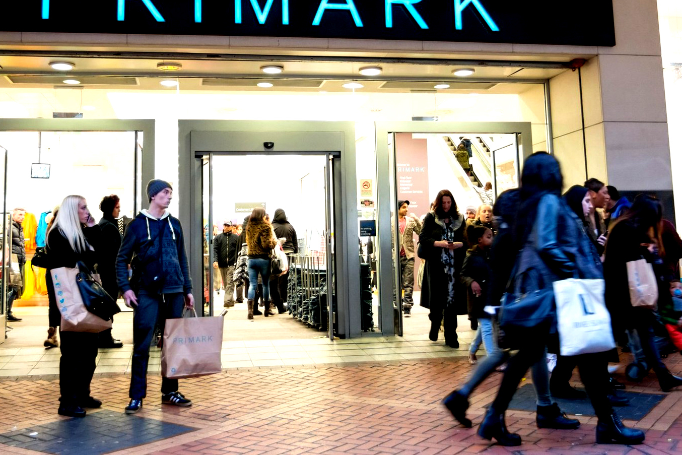 Grupul irlandez Primark a venit în 2022 în România. Ce branduri de modă importante mai lipsesc astăzi de pe plan local?