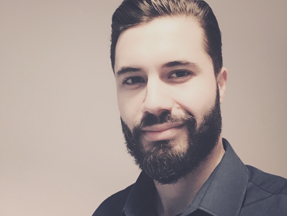 Bioniq, o companie londoneză de nutriție, a cumpărat VAHA, un business cofondat de un român, care vinde „al treilea ecran inteligent” al casei, după smartphone și TV