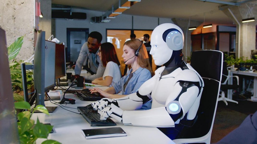 Asaltul roboților asupra locurilor de muncă. Care sunt posturile care ar putea să dispară pentru oameni