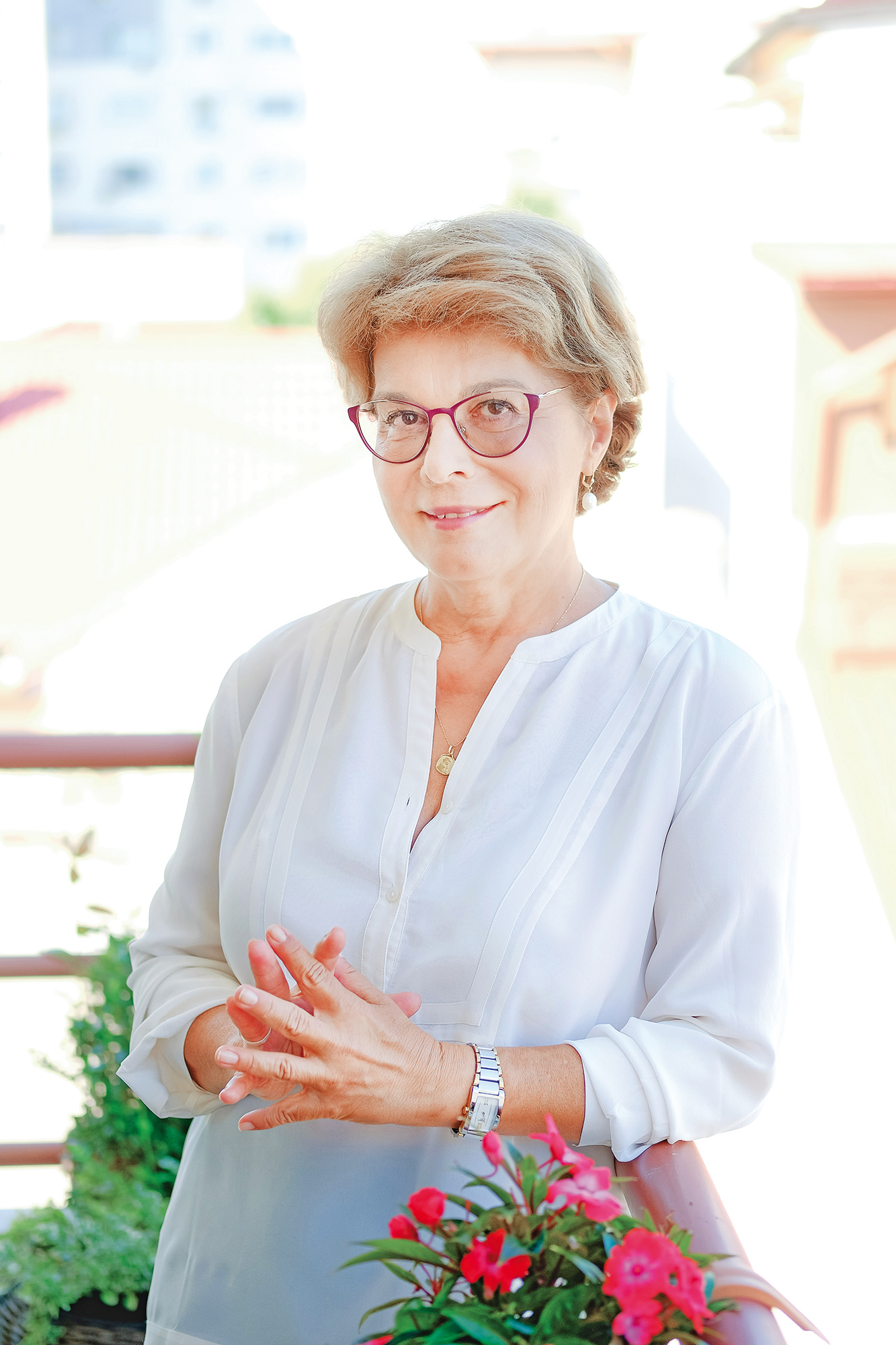 Prof. dr. Lavinia Rașcă, Președinte Consiliu Administrație, EXEC-EDU, profesor strategie și antreprenoriat, ASEBUSS:  Iubesc enorm oamenii, însă nu îmi doresc să mă placă decât aceia care mă acceptă așa cum sunt