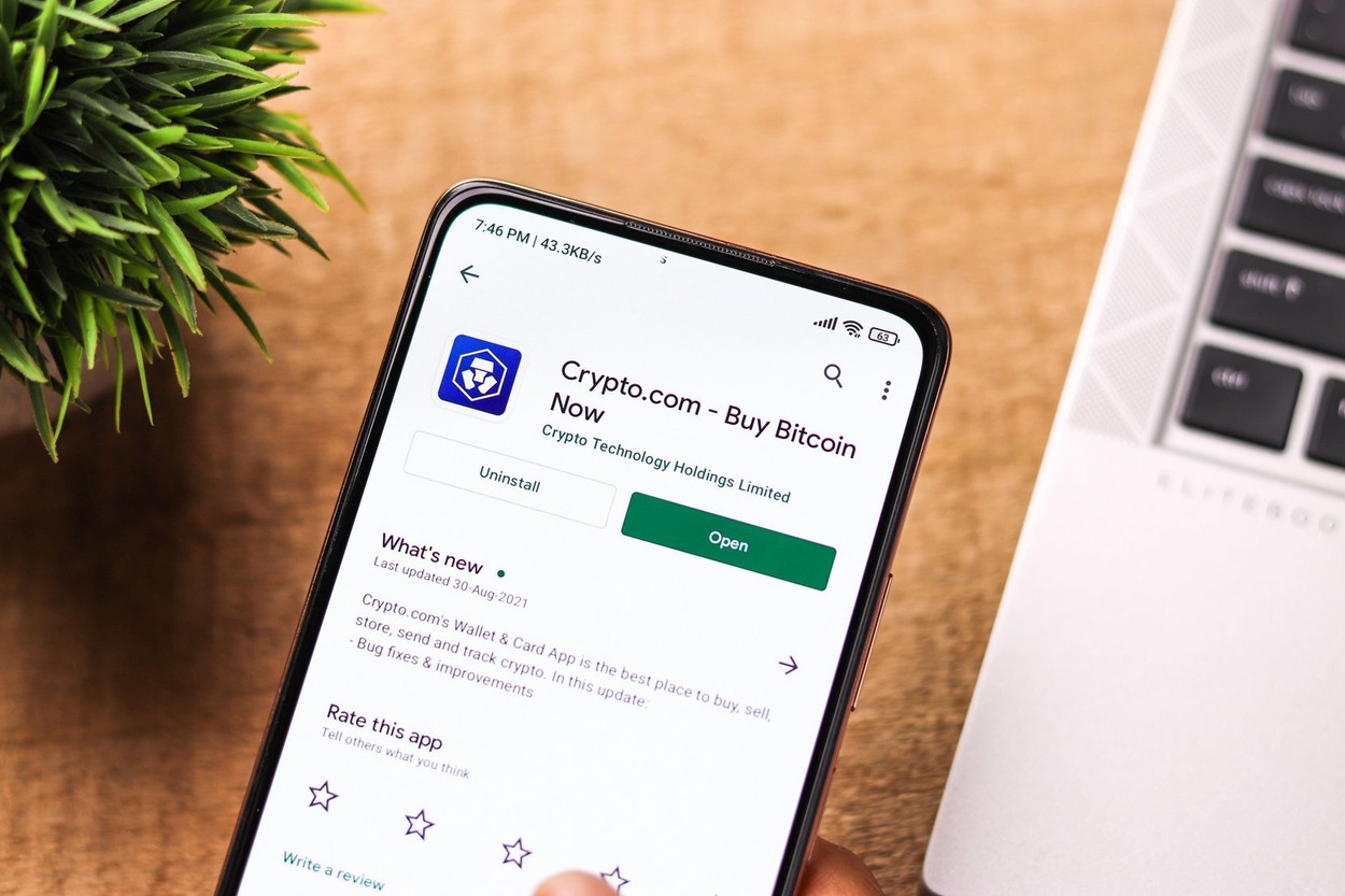 Uraganul din crypto mătură gigant după gigant: Platforma Crypto.com dă afară 20% din angajați, pe măsură ce cutremurul zguduie întreaga industrie