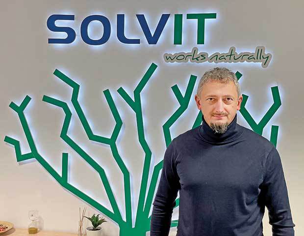 Cum înveți programare în era social media?