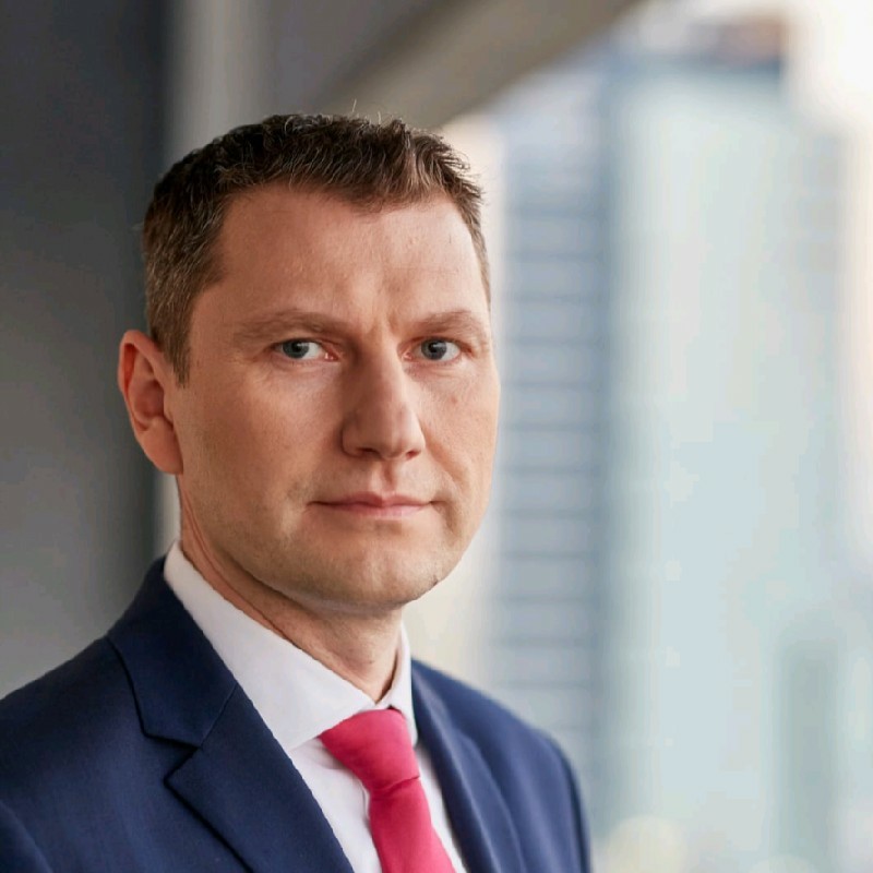 First Bank anunță numirea lui Răzvan Filcescu în funcția de Vicepreședinte responsabil de coordonarea tuturor activităților de business, în locul Mădălinei Teodorescu, recrutată de BRD pentru poziția de director general adjunct retail