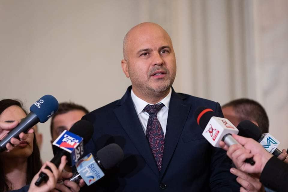 Ce se întâmplă la Iași se întâmplă în multe alte spitale din țară, pacienții sunt șantajați cu celebrul slogan „banii sau viața”, declară vicepreședintele Comisiei pentru Sănătate din Camera Deputaților Emanuel Ungureanu