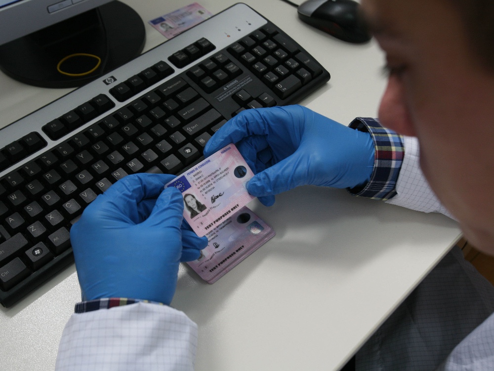 Vești foarte bune pentru toți șoferii din România. Ce se întâmplă cu permisele și certificatele de înmatriculare de acum nu a mai fost posibil până acum în țara noastră