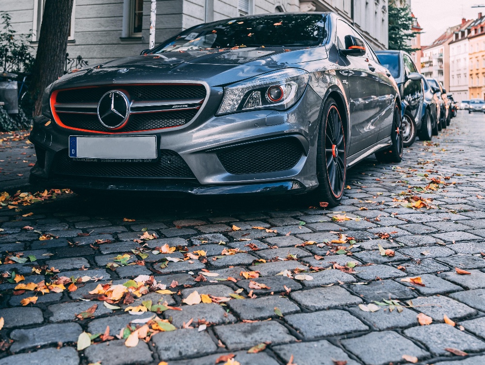 Un Mercedes-Benz nou ar putea deveni în curând un vis îndepărtat pentru majoritatea oamenilor