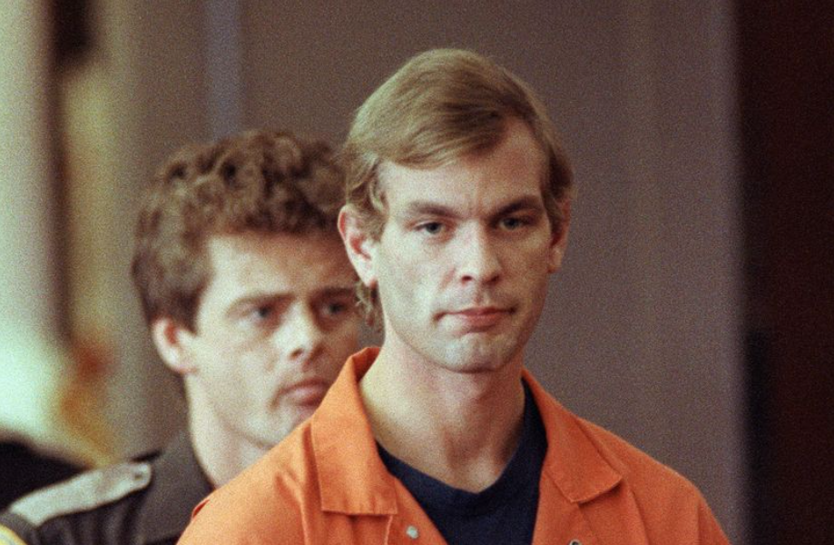 Cele trei cuvinte înfiorătoare ale criminalului în serie Jeffrey Dahmer în momentul în care a fost condamnat pentru uciderea și, în unele cazuri, pentru că „a mâncat” 17 bărbați și băieți