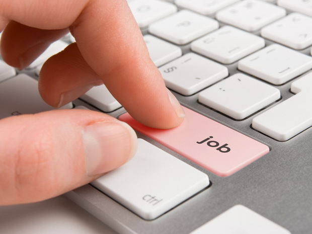 PIB-ul României crește puternic, dar un sfert din tinerii care au sub 25 de ani nu au un job: șomajul în rândul tinerilor aici este de 22%. Media în UE este de 14%