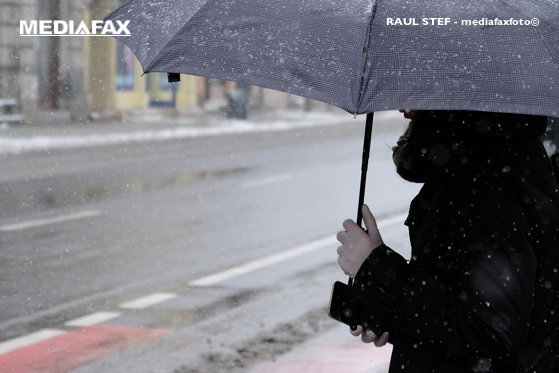 METEO. ANM: Ploi și vânt puternic în toată țara, până vineri. Cod galben în 10 județe