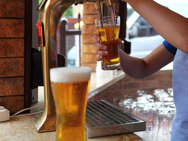 „Cel mai ciudat pub din Marea Britanie" a fost scos la vânzare