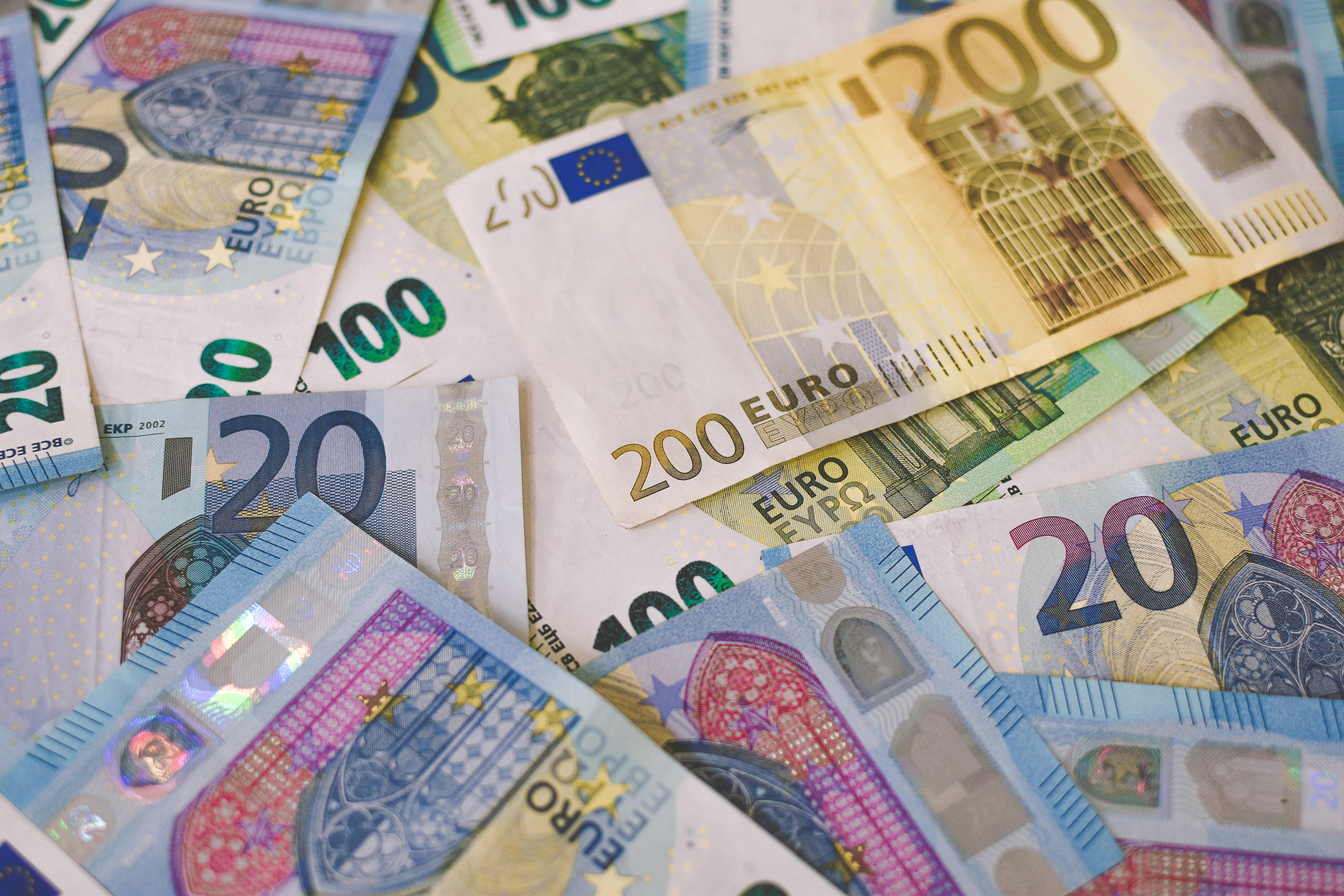 Se dau 4.000 de euro gratuiți pentru renovarea locuințelor din România! Zeci de mii de oameni vor beneficia. Care sunt condițiile