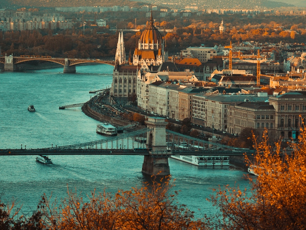 Una caldă, una rece pentru cea mai afectată țară de inflație din întreaga Europă: Creșterea prețurilor pare că se domolește însă recesiunea se agravează