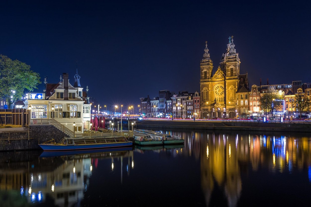 Campanie: autoritățile din Amsterdam vor să scape de turiștii tineri din Marea Britanie