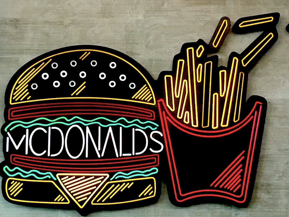 Care este alimentul pe care românii îl mănâncă zilnic, și care conține mai multă sare decât cartofii prăjiți și burgerii de la McDonald's