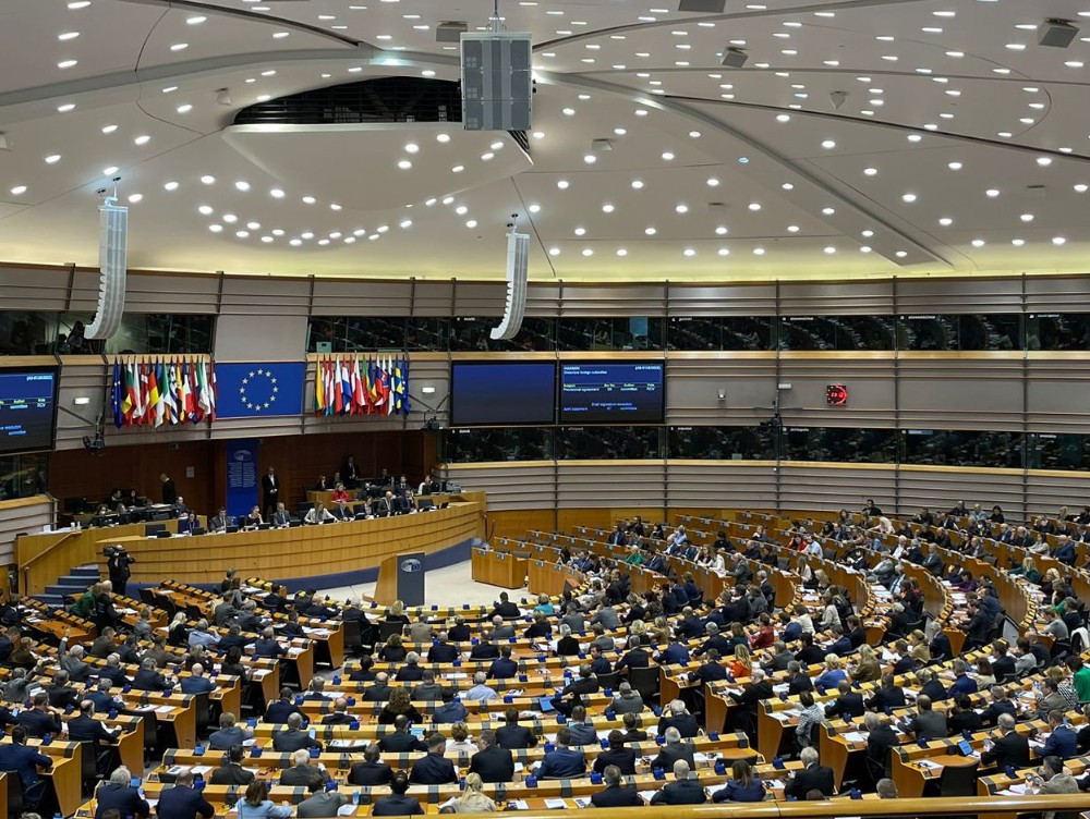 PE adoptă un obiectiv și mai ambițios privind absorbțiile de carbon pentru 2030