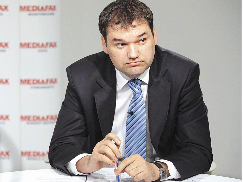O decizie privind supraimpozitării veniturilor de peste 25.000 de lei ar putea fi aplicată și în mediul privat, spune ministrul Cseke Attila (UDMR): „Sunt discuții cu privire la tot mediul. Sistemul de salarizare și de impozitare în România este unic”.