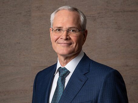 Șeful Exxon a încasat 36 milioane de dolari în 2022, adică 100.000 de dolari pe zi. Președintele Biden spunea în vară despre compania petrolieră că face mai mulți bani ca Dumnezeu