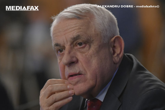 COMENTARIU Sorin Avram: Jos Daea! Dar de ce nu și jos Aurescu!? Pentru că miroase a țigări de foi