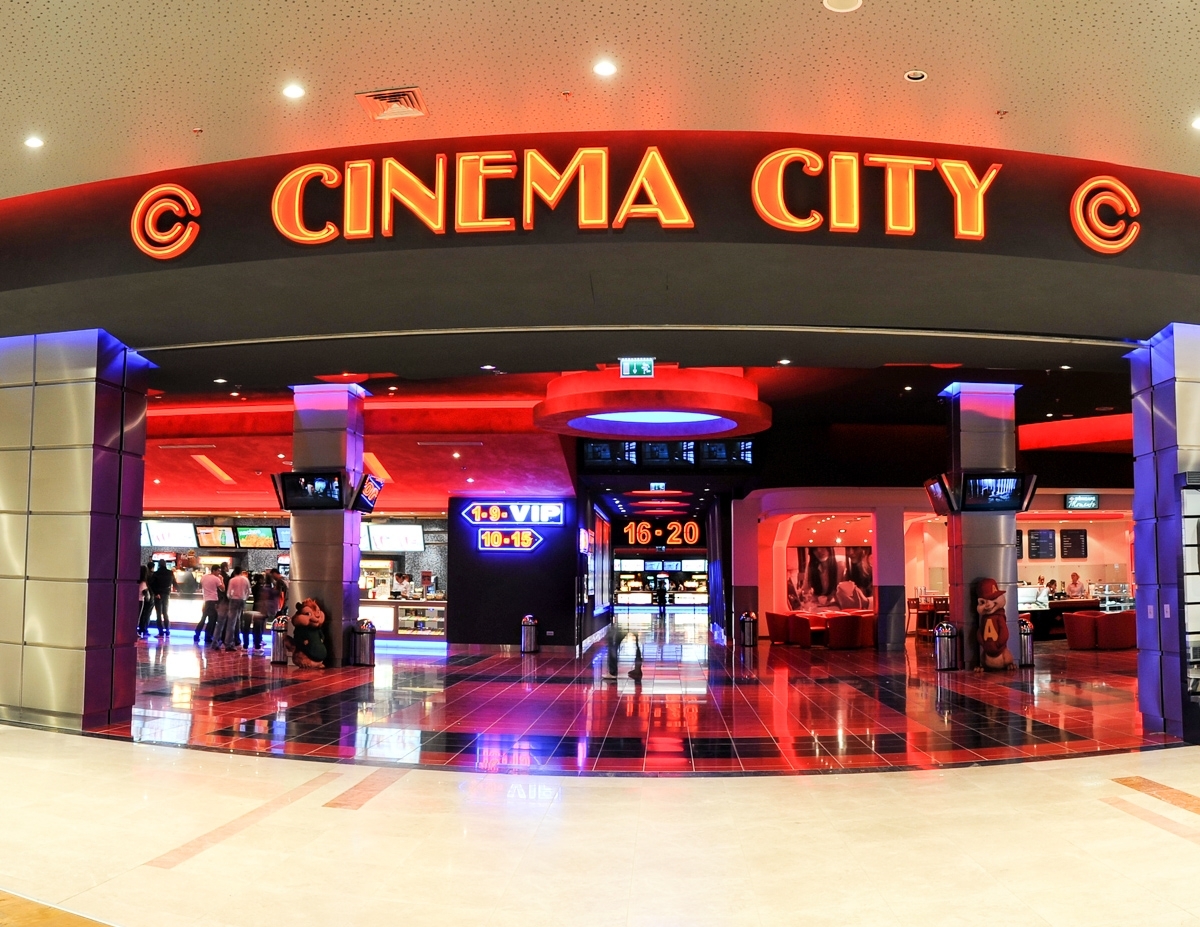 Cineworld, proprietarul Cinemacity, se prăbușește pe Bursa de Valori din Londra. Britanicii renunță la planurile de vânzare și propun un nou plan de restructurare. Din 2019 încoace acțiunile au scăzut de la 318 lire la 2 lire pe unitate