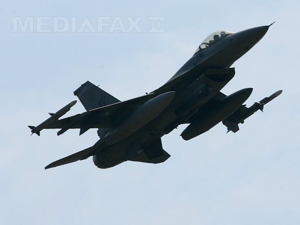 MApN: Avioane românești au interceptat două avioane rusești în Țările Baltice