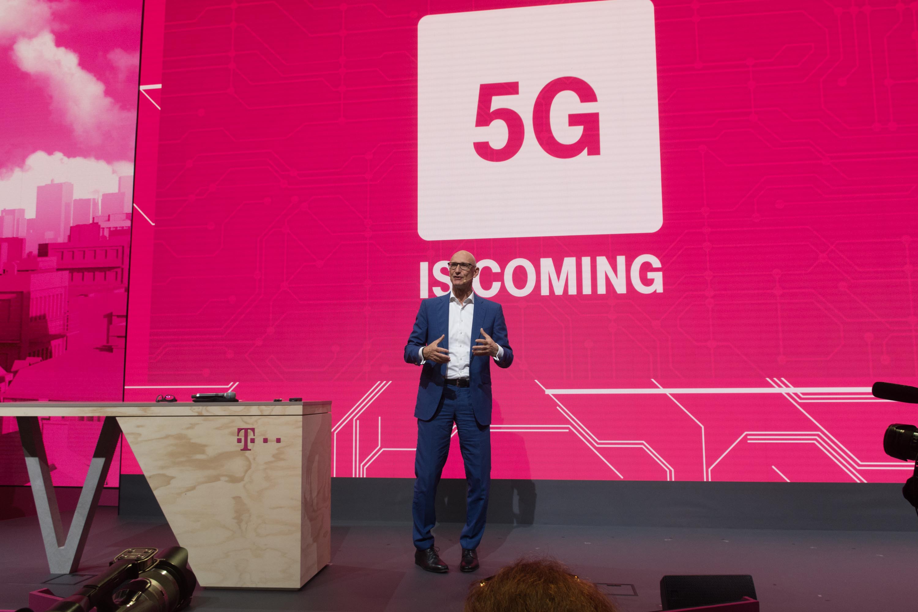 Surpriză: Telekom România Mobile va lansa servicii 5G chiar și fără să fi participat la licitația ANCOM din 2022. Notificare către clienți: viteza maximă de descărcare va fi de 250 Mbps