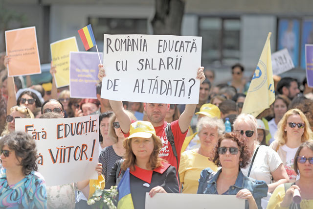 Elevii și studenții se solidarizează cu profesorii aflați în grevă