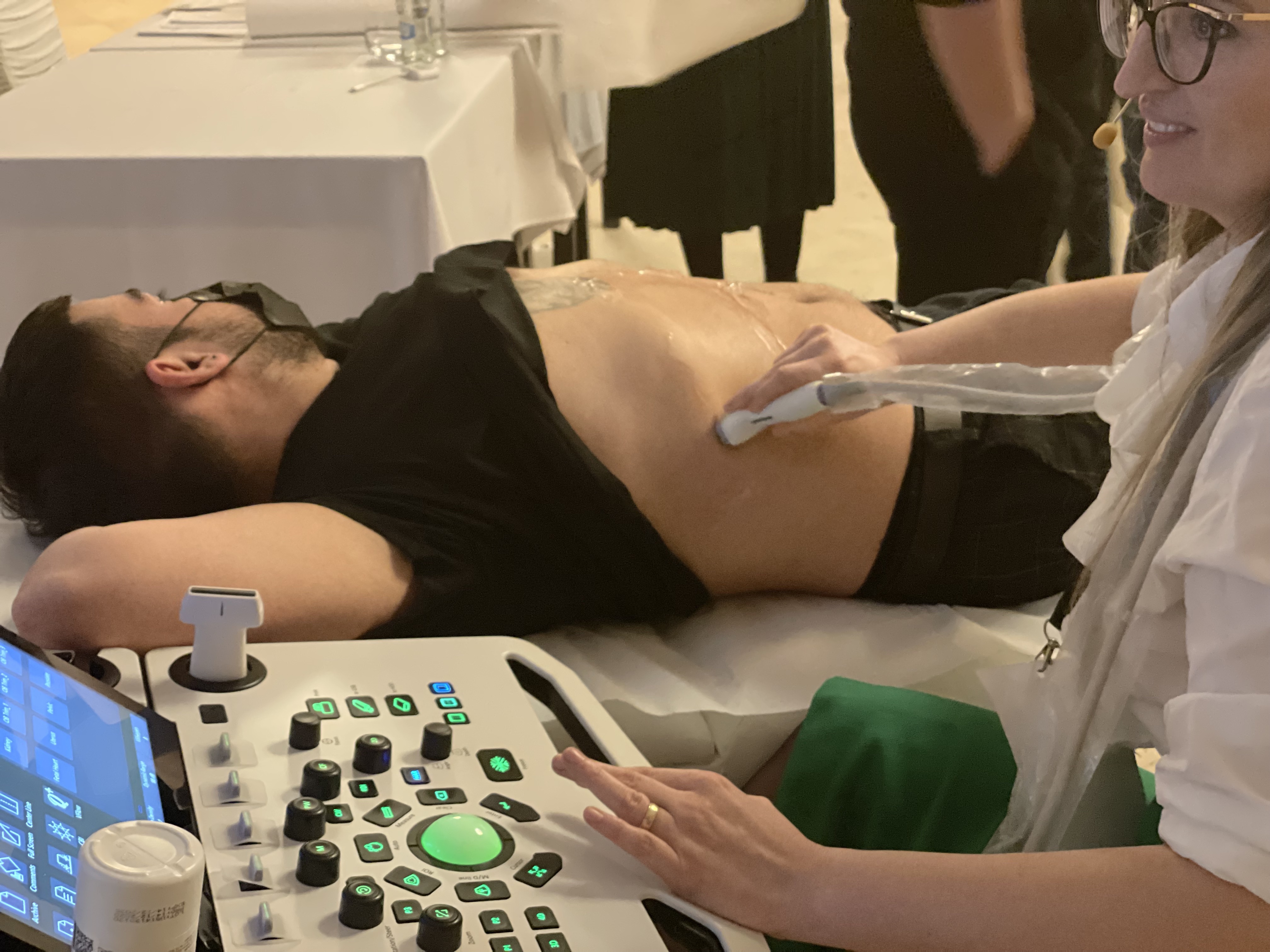 (P) Startup-ul Eduson ajunge la 800 ore de conținut medical video