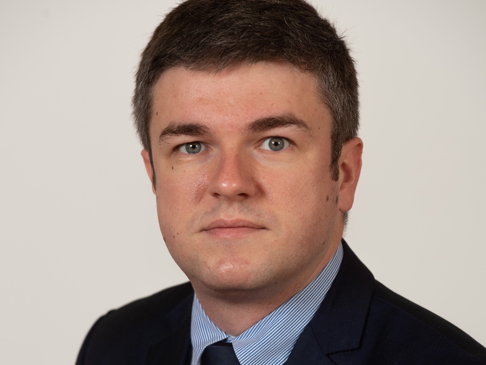 Irineu Darău: Nu puteți fugi de adevăr. Nu faceți decât să salvați pensiile speciale. Nu ați tăiat nicio pensie specială. Nu treceți niicio pensie specială pe contributivitate. Nu ați făcut nicio reformă reală în sistemul de pensii.