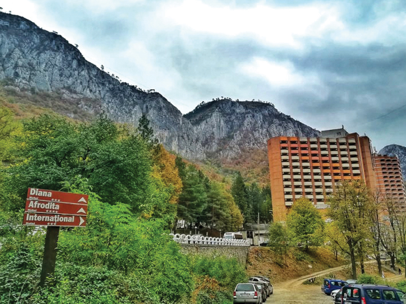 Primul antreprenor care pariază pe un hotel de cinci stele în Băile Herculane: Nicolae Căpușan, proprietarul SunGarden Resort, investește 2 milioane de euro în renovarea hotelului Decebal