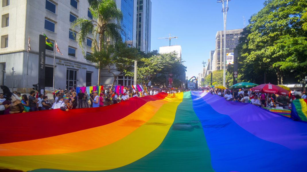 Prima țară din fostul bloc comunist care legalizează căsătoriile homosexuale