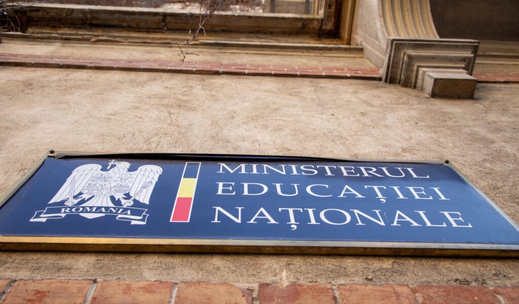 Cum vrea Ministerul Educației să modifice regulamentul de funcționare a școlilor