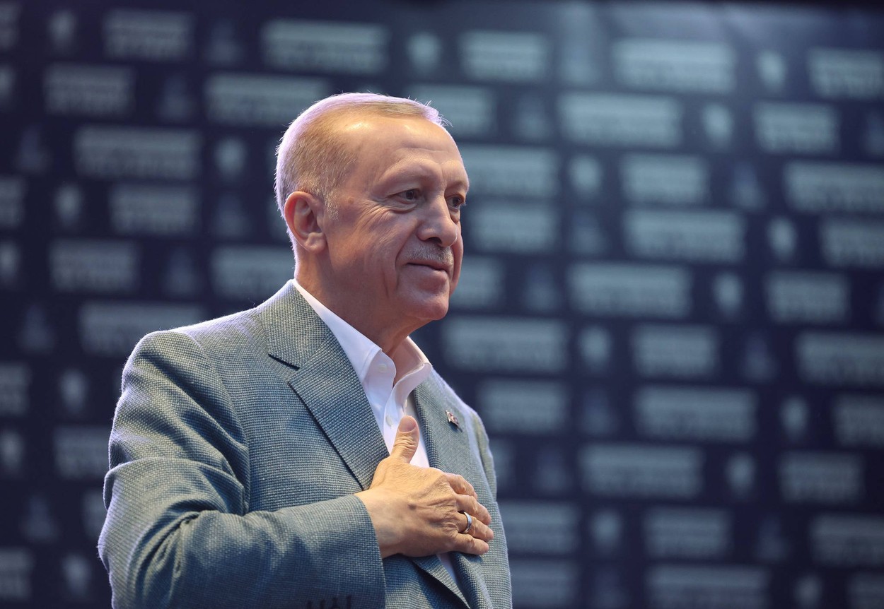 Erdogan face prima mutare pentru redresarea economică a Turciei: Liderul de la Ankara îl numește pe Mehmet Simsek în funcția de ministru al Trezoreriei și Finanțelor. Revenirea lui Simsek la șefia Finanțelor va marca reimplementarea unor măsuri economice convenționale pentru combaterea inflației