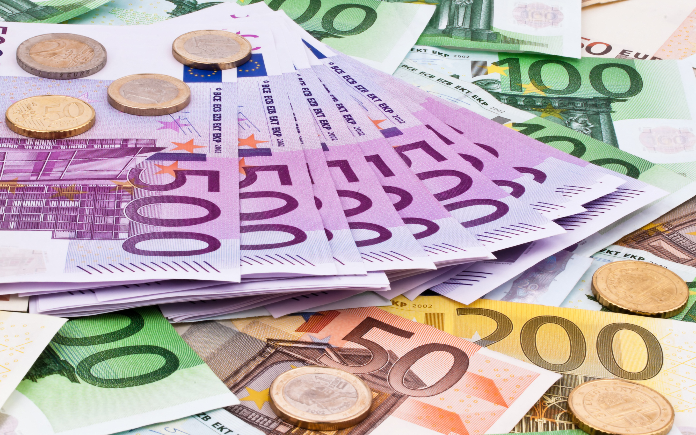 Motivul pentru care chelnerii din Grecia NU acceptă bancnote de 500 de euro de la turiștii români