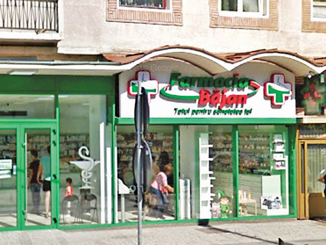 Farmacia Băjan din Vâlcea, o rețea de 28 de unități, s-a extins în București și urmărește în continuare dezvoltarea. Mihai Băjan, unul dintre acționarii Farmaciei Băjan: Marii jucători vin cu oferte, dar nu vrem să vindem, suntem un business de familie